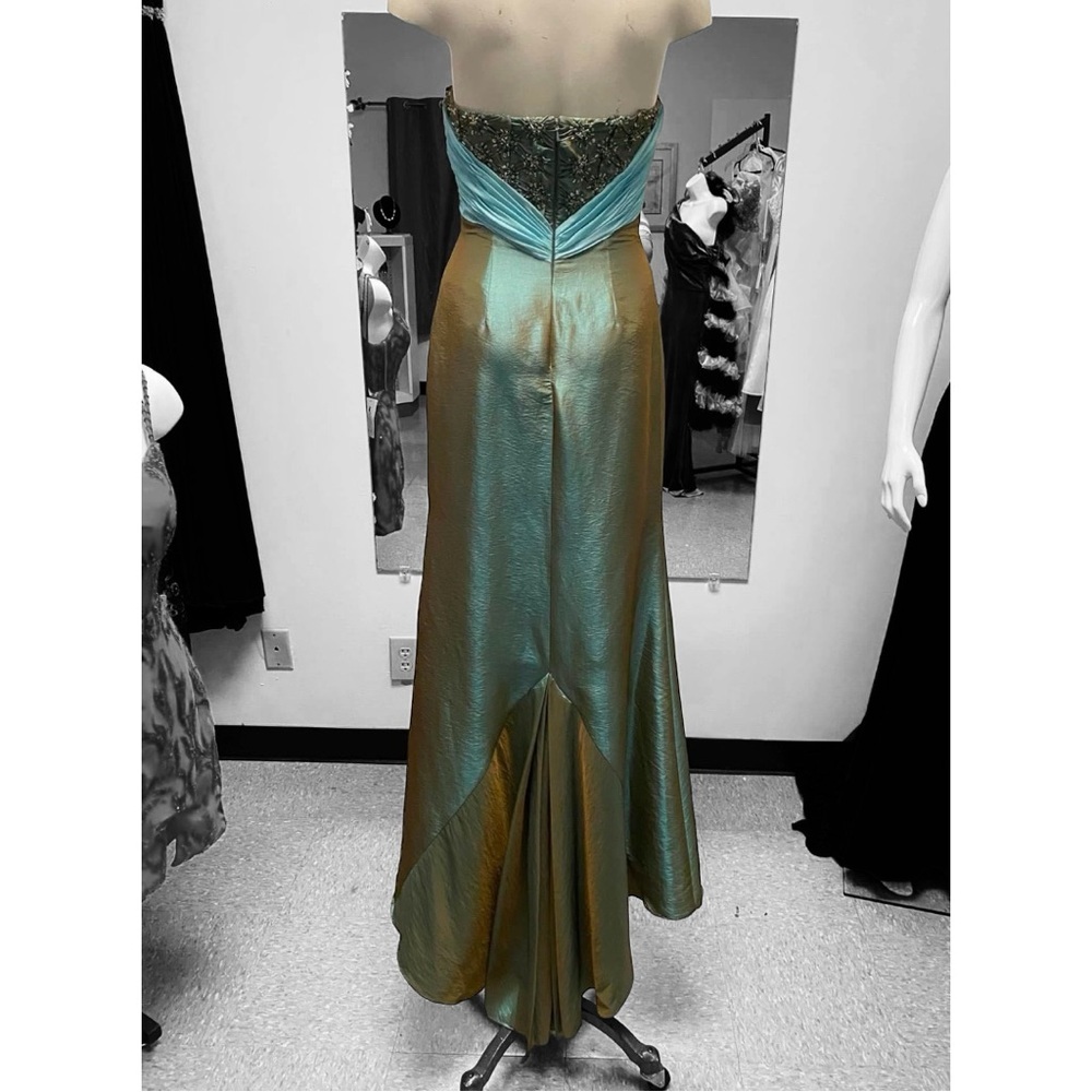 Flirt Prom Maggie Sottero P1112 Strapless Feminine Fit Flare Taffeta Gown size 8 - Picture 3 of 11